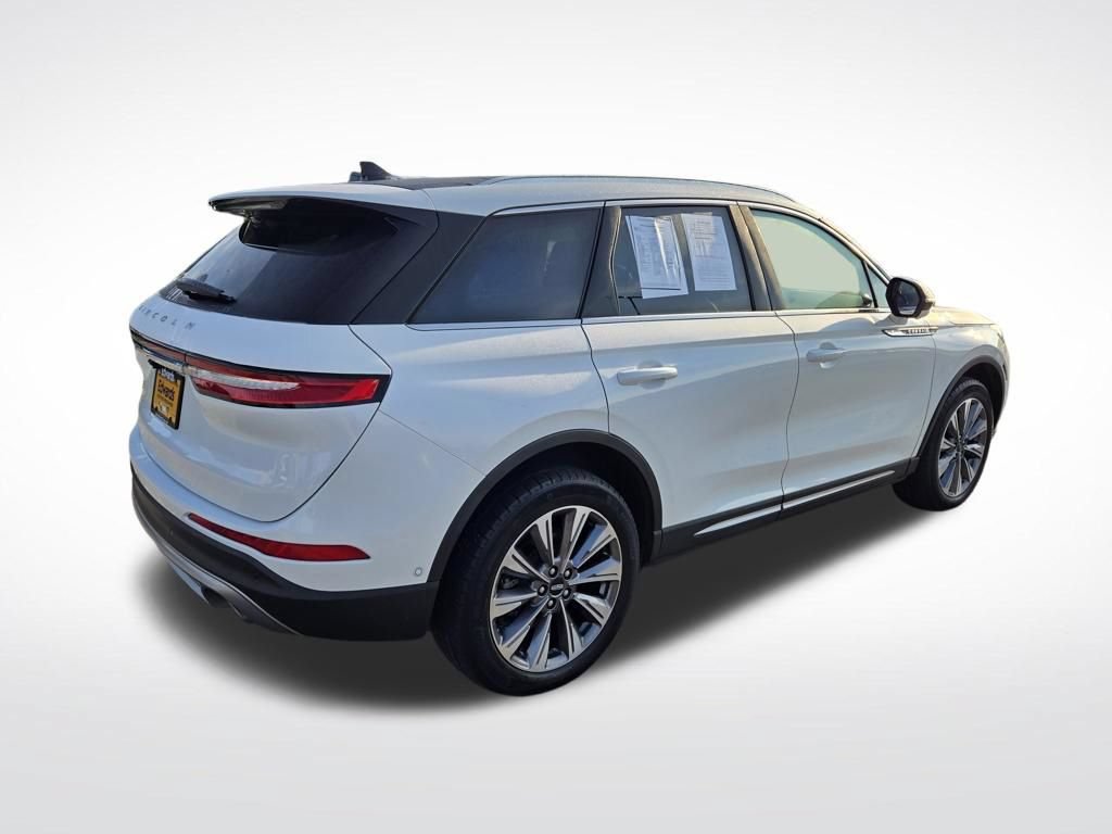 Used 2022 Lincoln Corsair Reserve w/ Equipment Group 201A AWD/4WD image 3