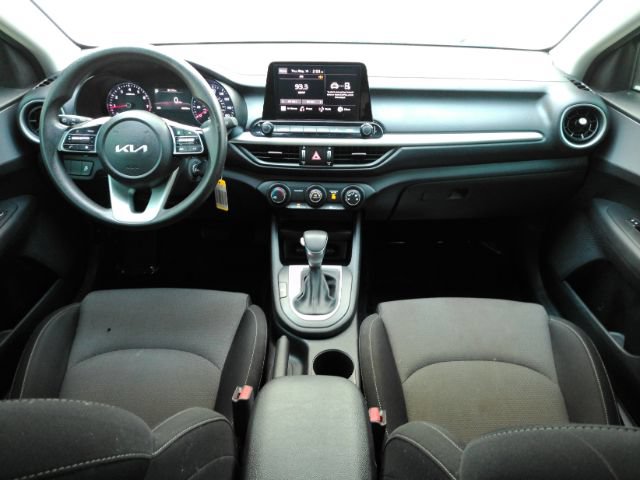 Used 2023 Kia Forte LXS FWD image 3