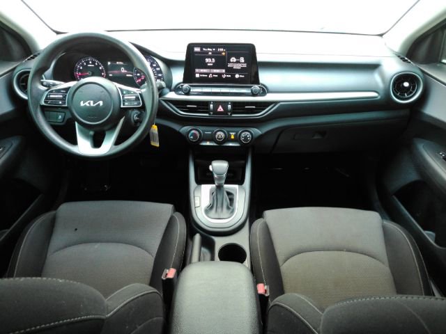Used 2023 Kia Forte LXS FWD image 3