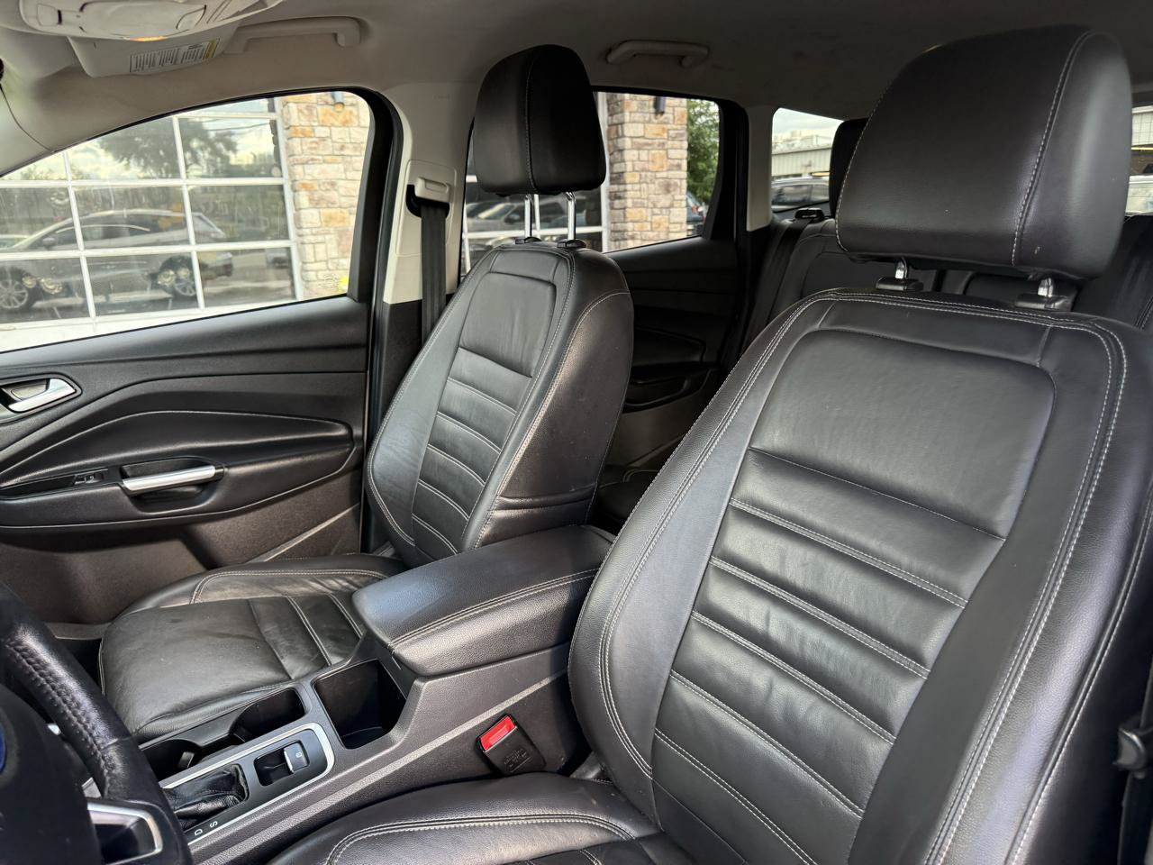 Used 2017 Ford Escape SE w/ SE Leather Comfort Package FWD image 11