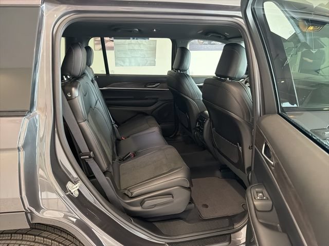 New 2026 Jeep Grand Cherokee L 4WD image 18