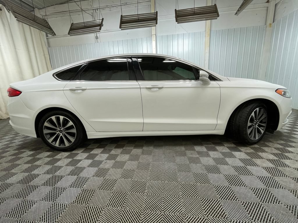 Used 2017 Ford Fusion Titanium FWD image 21