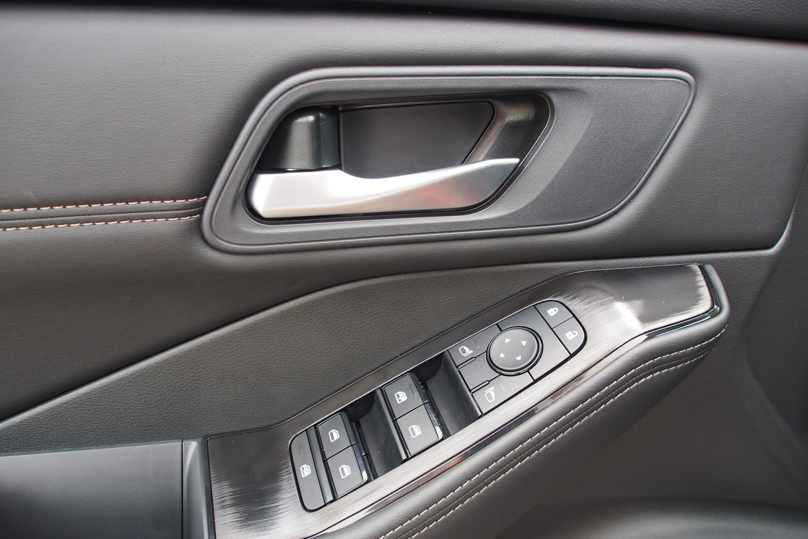 New 2026 Nissan Rogue Dark Armor FWD image 18