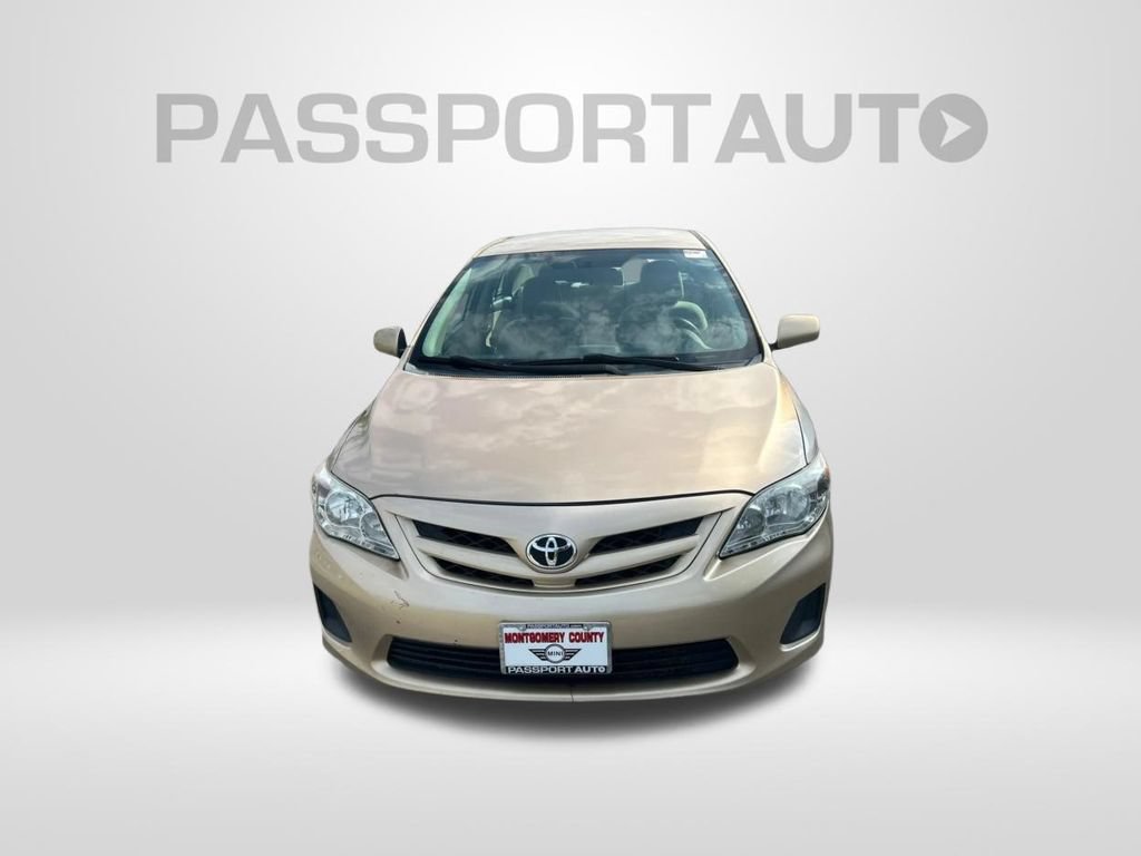 Used 2011 Toyota Corolla LE FWD image 2
