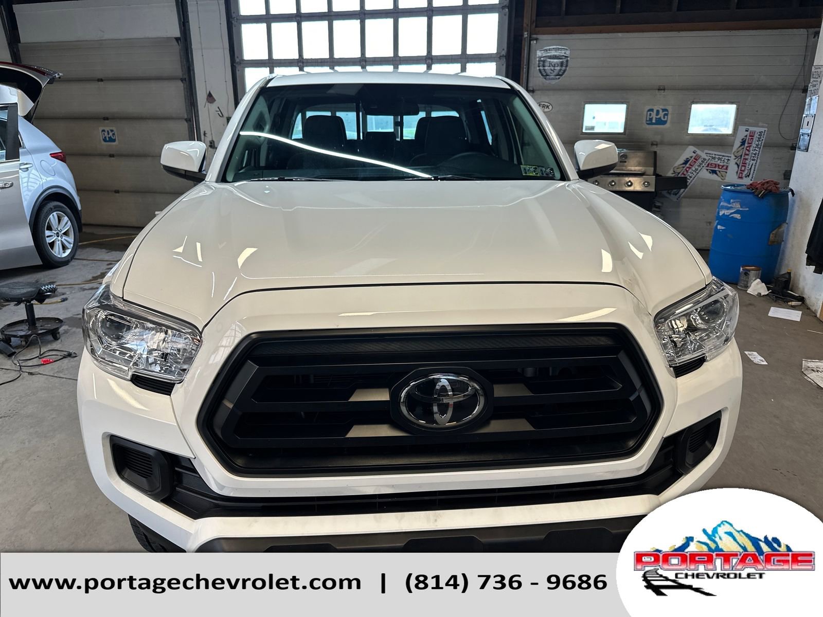 Used 2022 Toyota Tacoma SR AWD/4WD image 9
