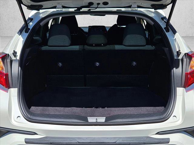 Used 2021 Toyota C-HR LE FWD image 6