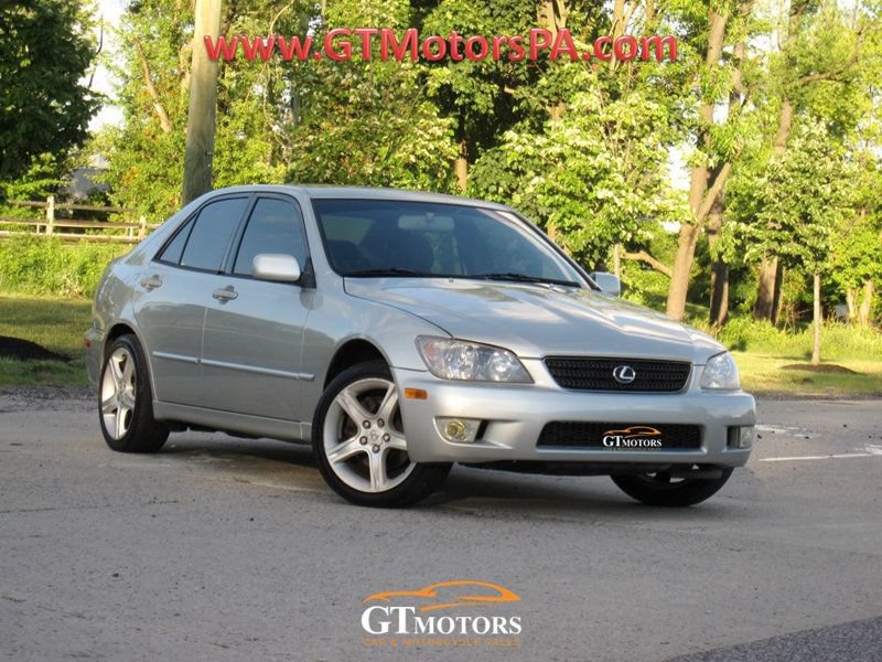 Used 2002 Lexus IS 300 RWD image 1