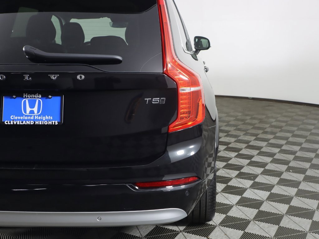 Used 2022 Volvo XC90 T5 Momentum w/ Climate Package image 16
