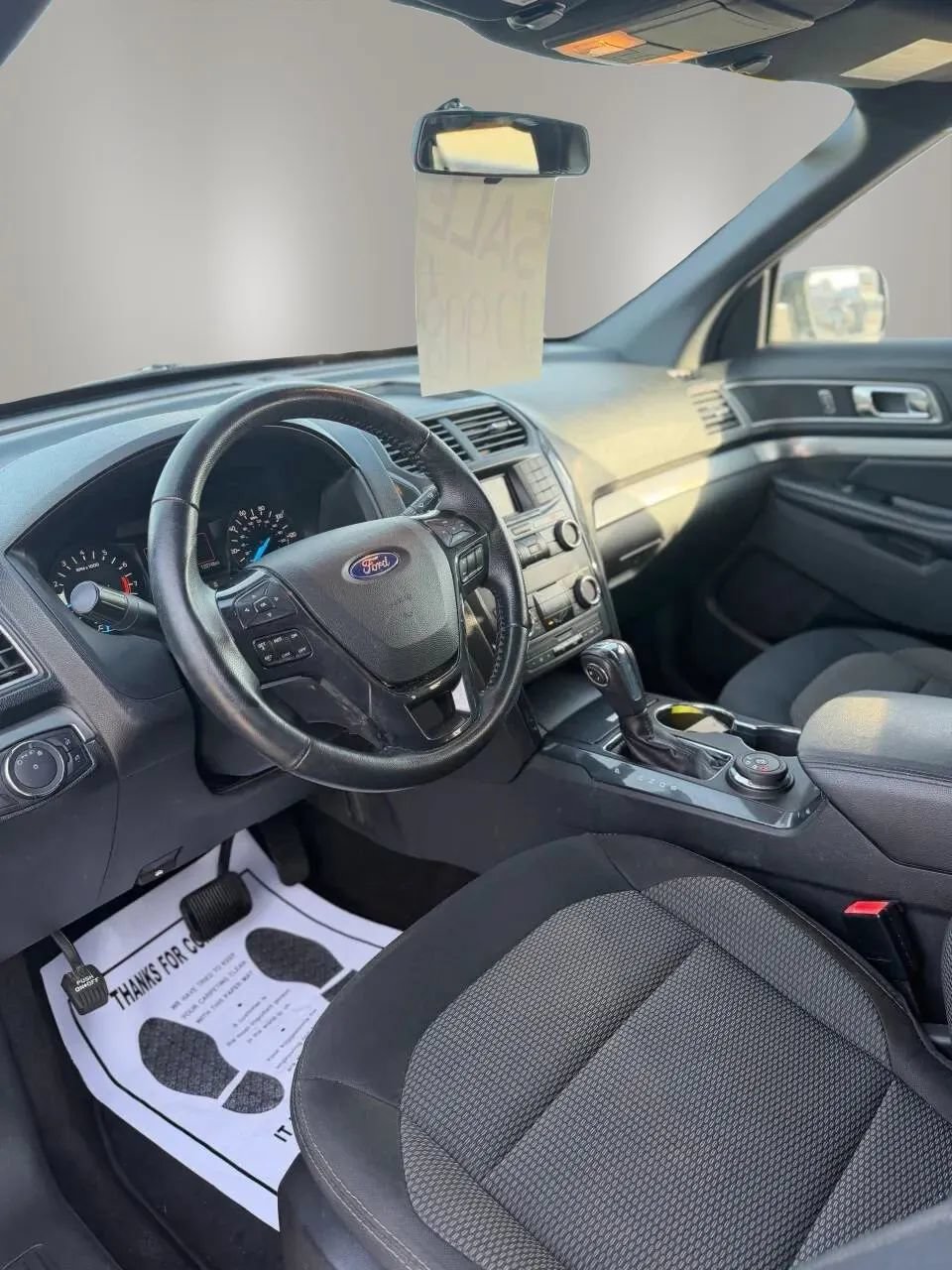 Used 2018 Ford Explorer XLT AWD/4WD image 12