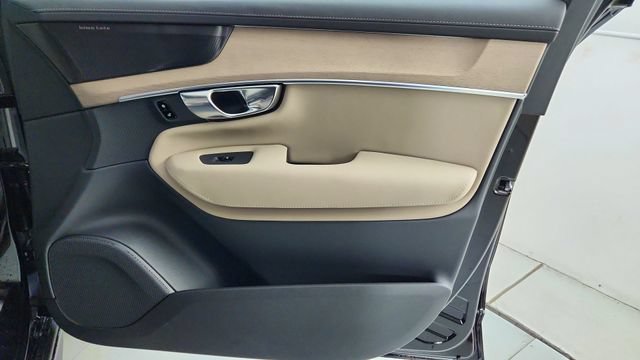 New 2026 Volvo XC90 T8 Plus w/ Protection Package Premier AWD/4WD image 39