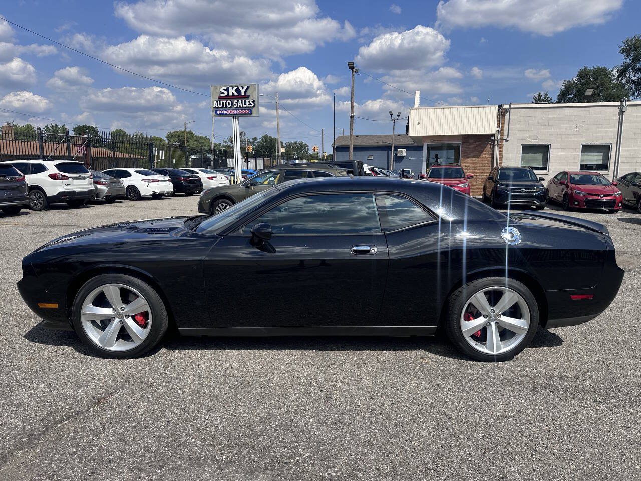 Used 2010 Dodge Challenger SRT8 w/ SRT Option Group II RWD image 4