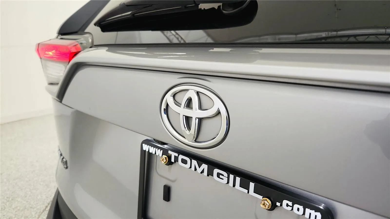 Used 2024 Toyota RAV4 XLE FWD image 17