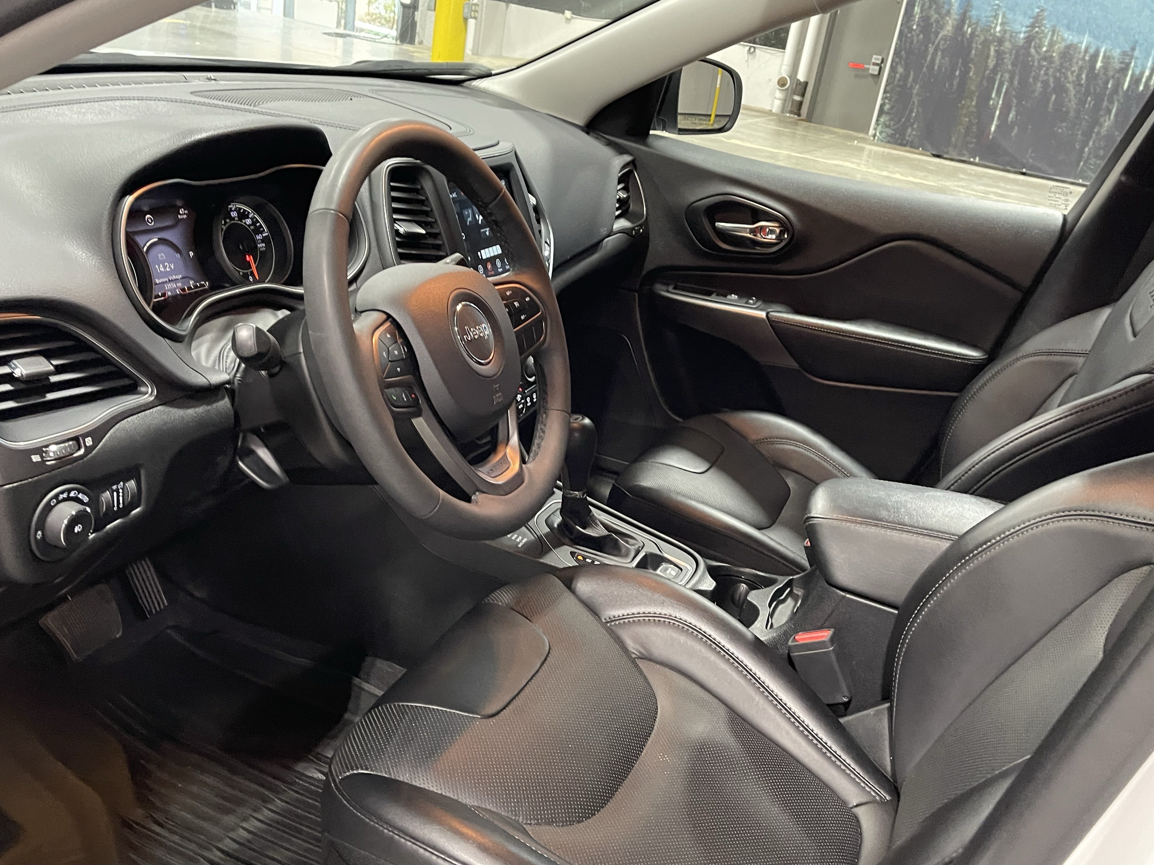 Used 2022 Jeep Cherokee Latitude Lux AWD/4WD image 10