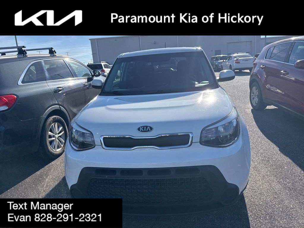 Used 2016 Kia Soul Base image 2