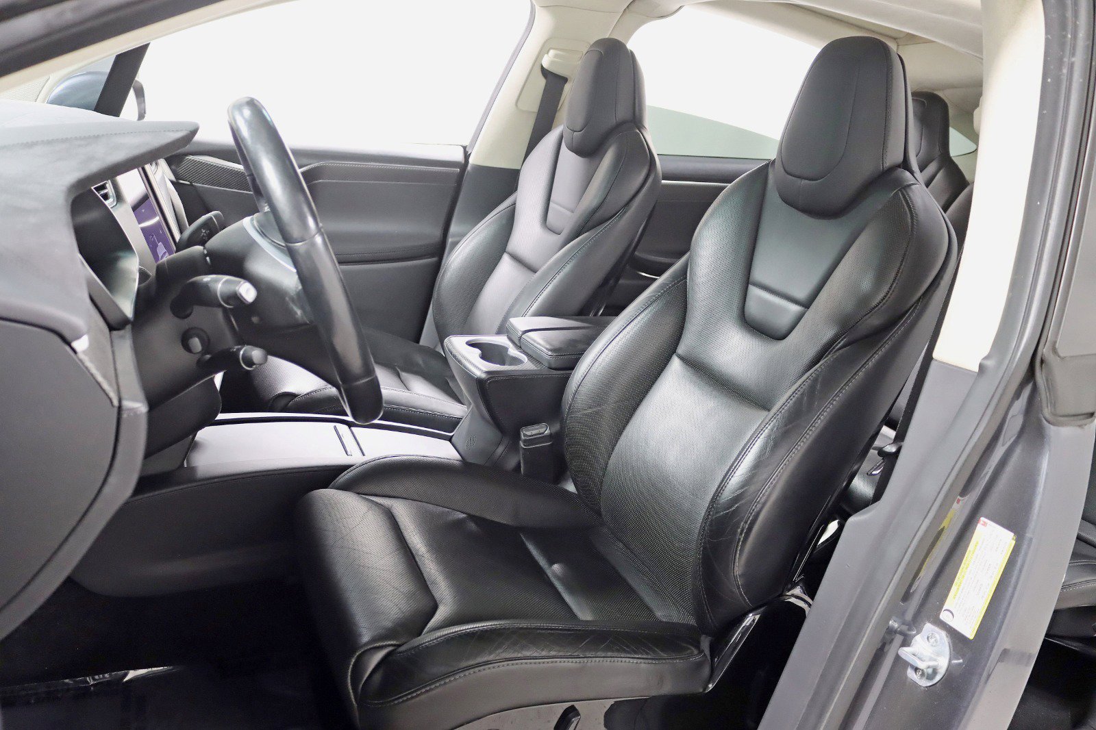 Used 2016 Tesla Model X Performance image 28