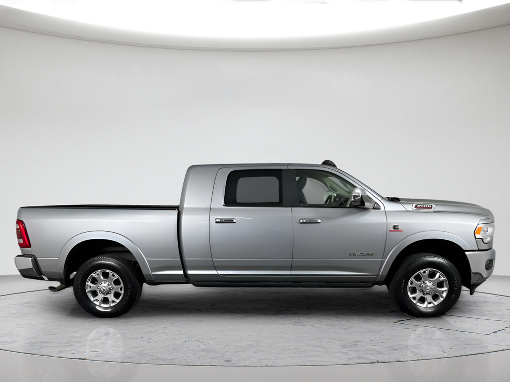 Used 2022 RAM 3500 Laramie AWD/4WD image 2
