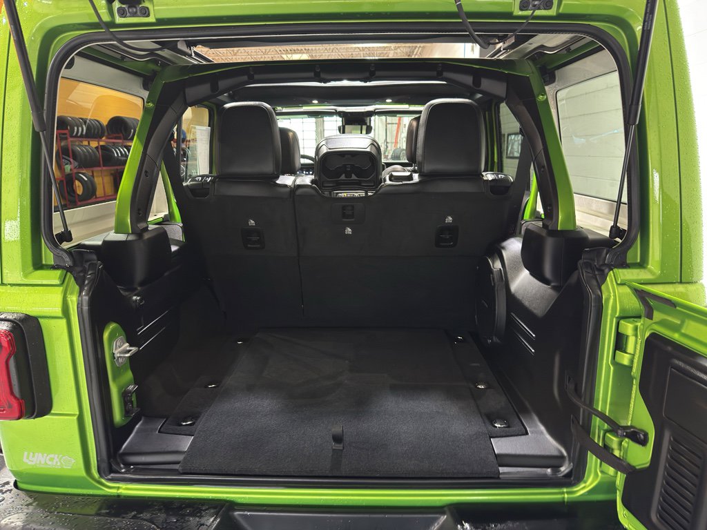 Used 2025 Jeep Wrangler Unlimited Rubicon w/ XTREMEE 35" Tire Package image 21