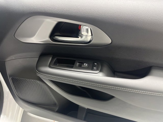 New 2025 Chrysler Voyager LX image 23