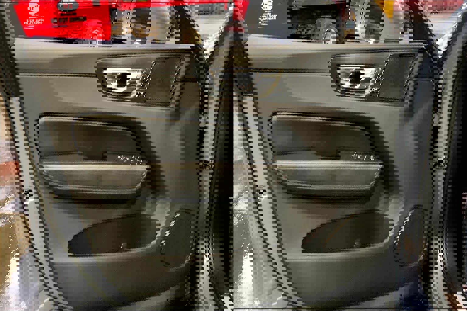 Used 2022 Volvo XC60 B5 Momentum w/ Climate Package image 22