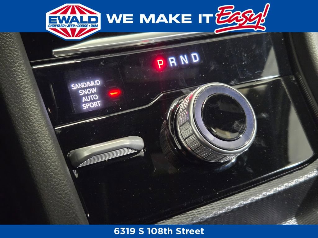 New 2025 Jeep Grand Cherokee L Limited w/ Trailer Tow Package image 8