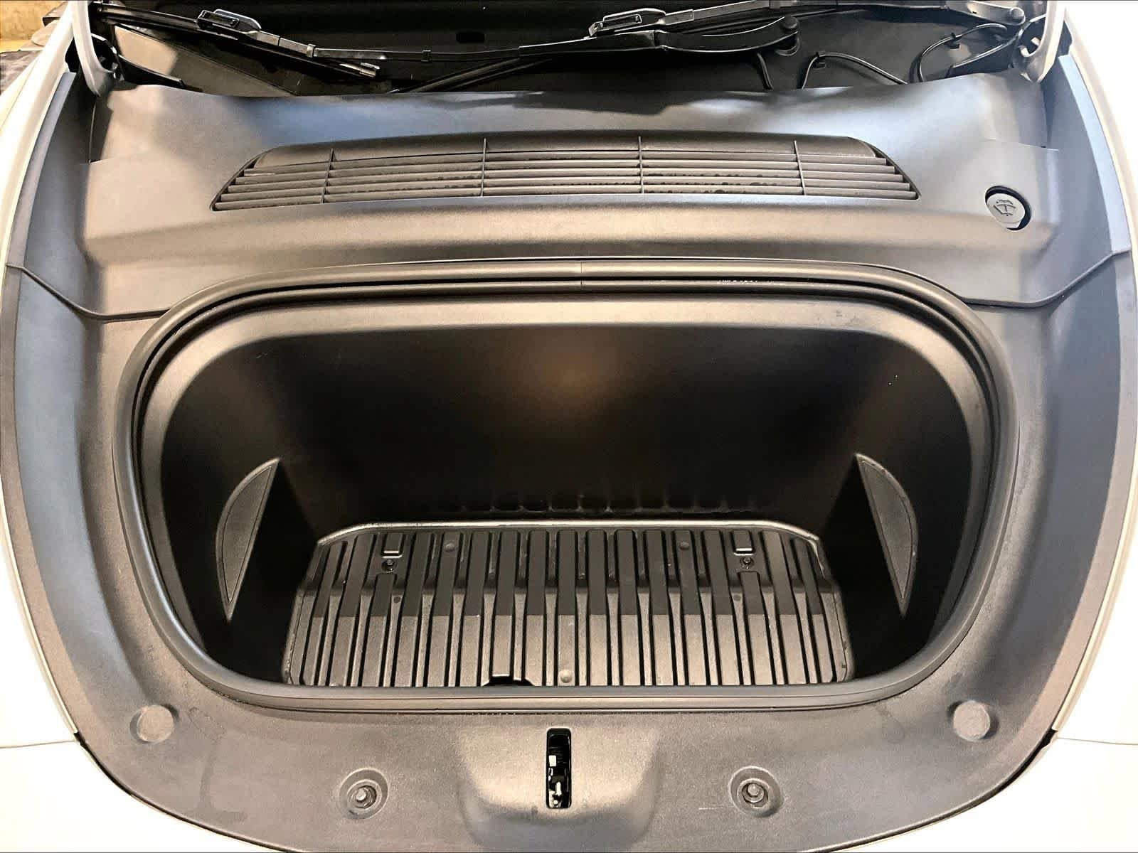 Used 2023 Tesla Model Y AWD image 31