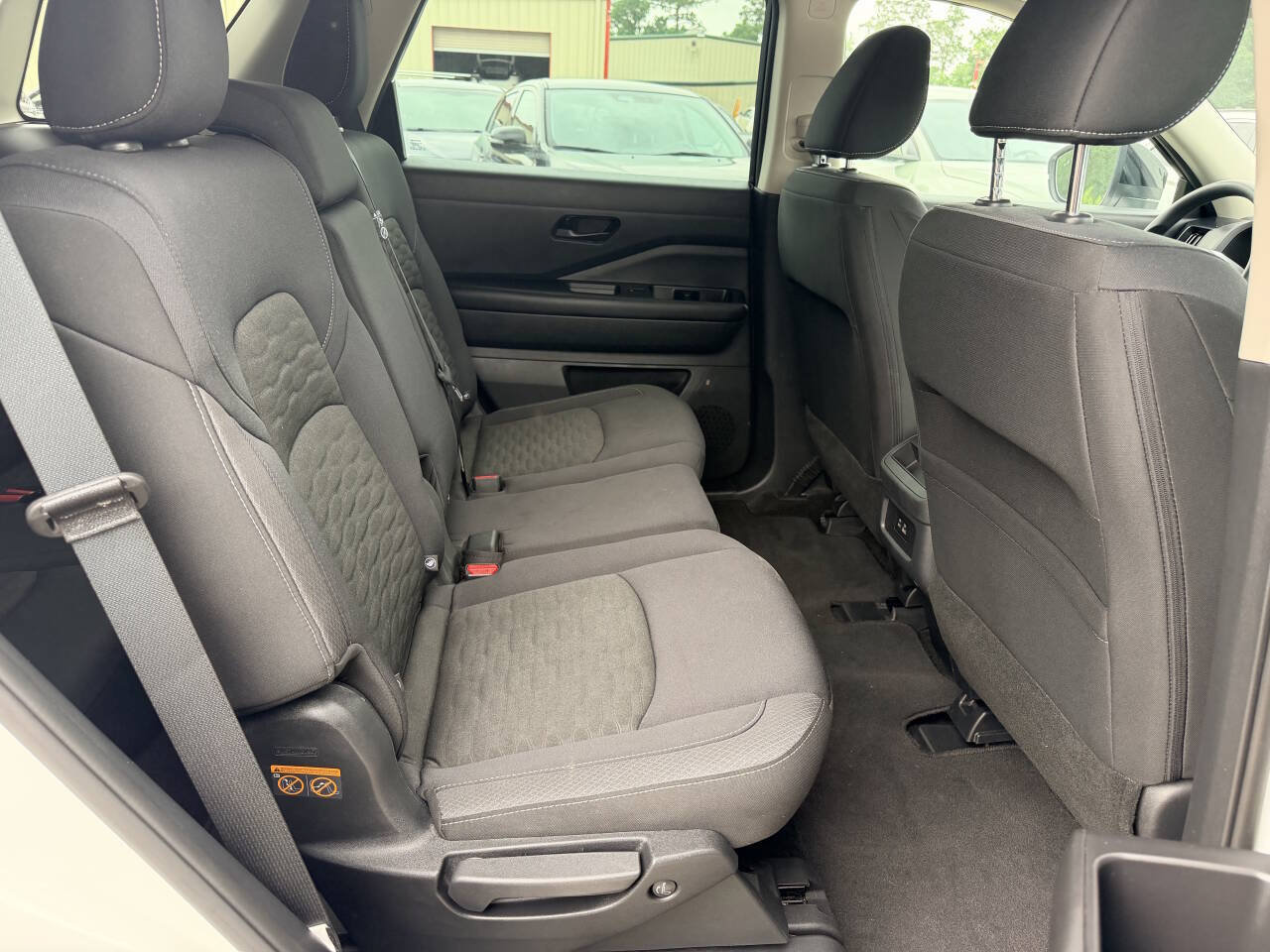 Used 2025 Nissan Pathfinder S FWD image 17