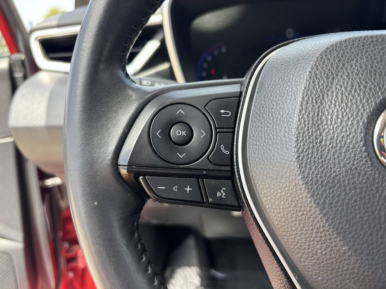 Used 2020 Toyota Corolla XLE w/ Carpet Mat Package (TMS) FWD image 27