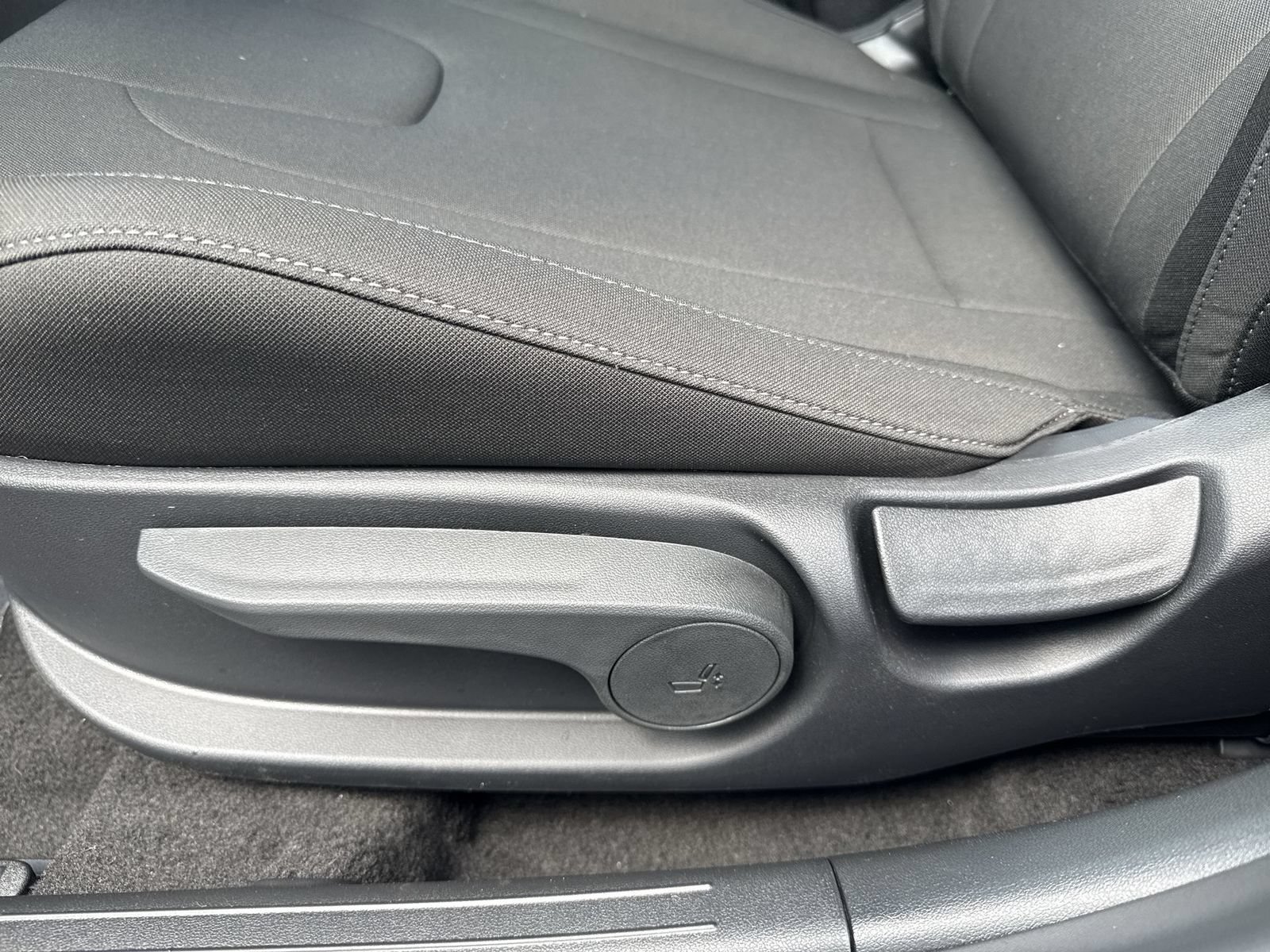 New 2026 Hyundai Elantra Sport FWD image 14