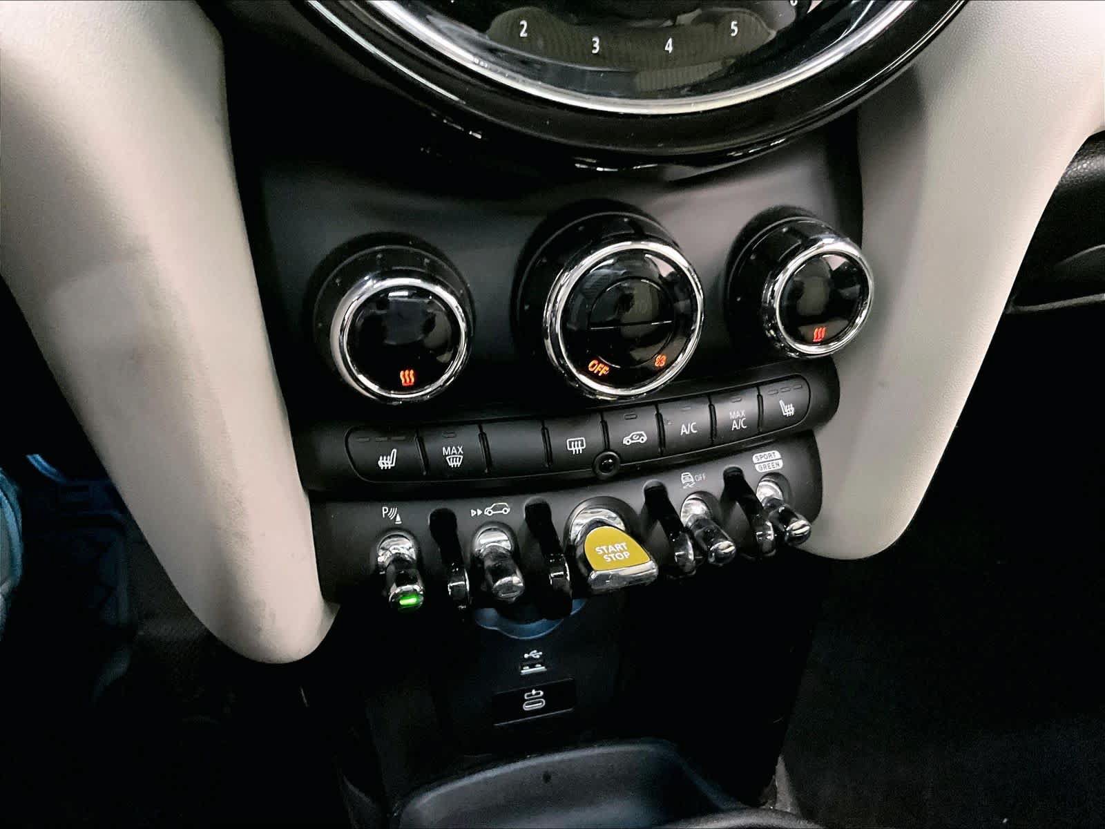 Used 2024 MINI Cooper SE FWD image 34