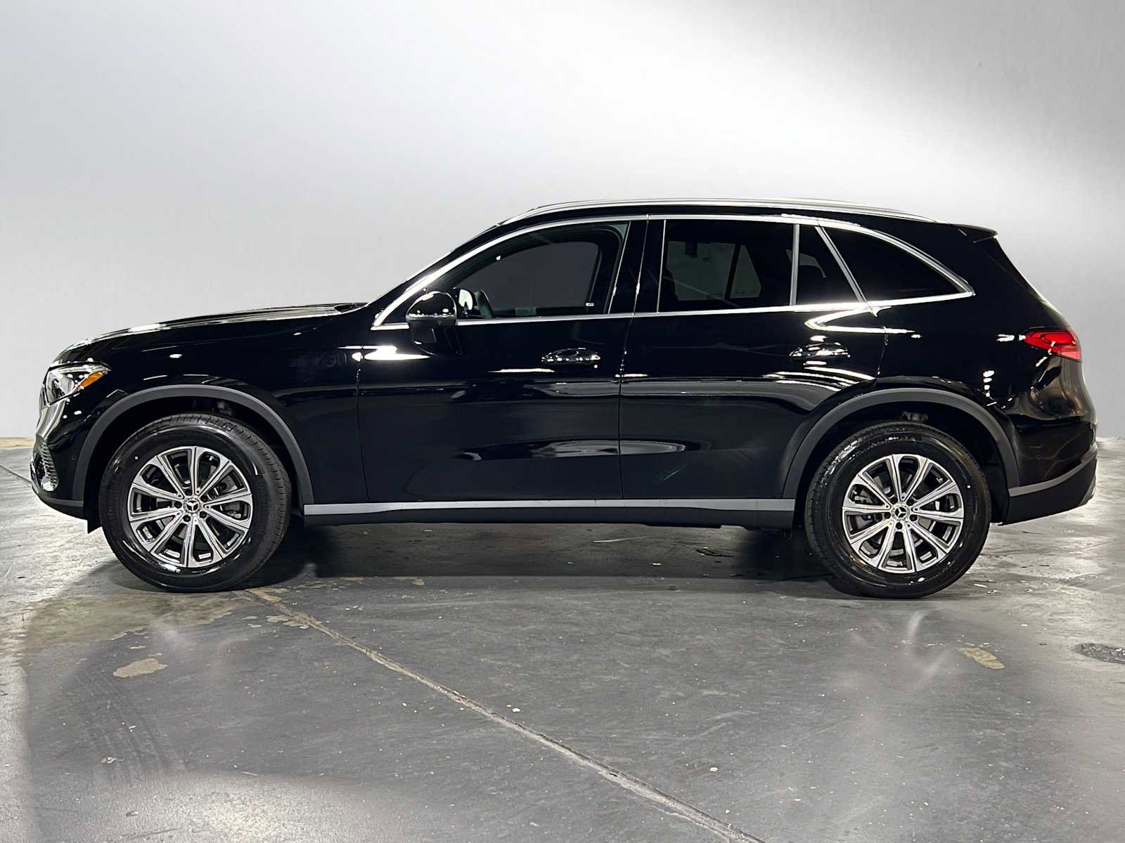 New 2025 Mercedes-Benz GLC 300 4MATIC image 4