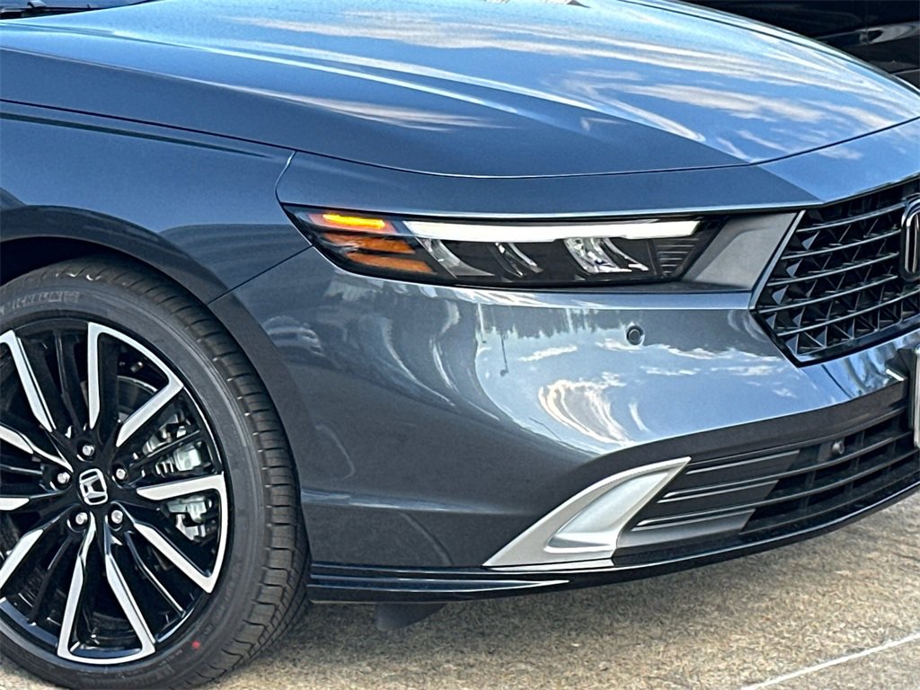 New 2025 Honda Accord Touring image 4