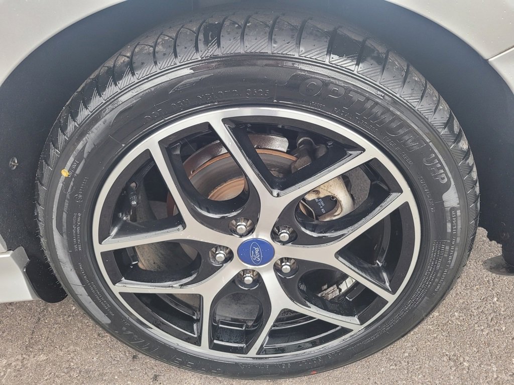 Used 2015 Ford Focus SE w/ SE Sport Package image 9