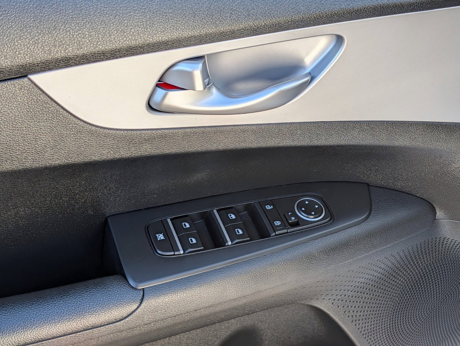 Used 2023 Kia Forte LXS w/ LXS Technology Package FWD image 23