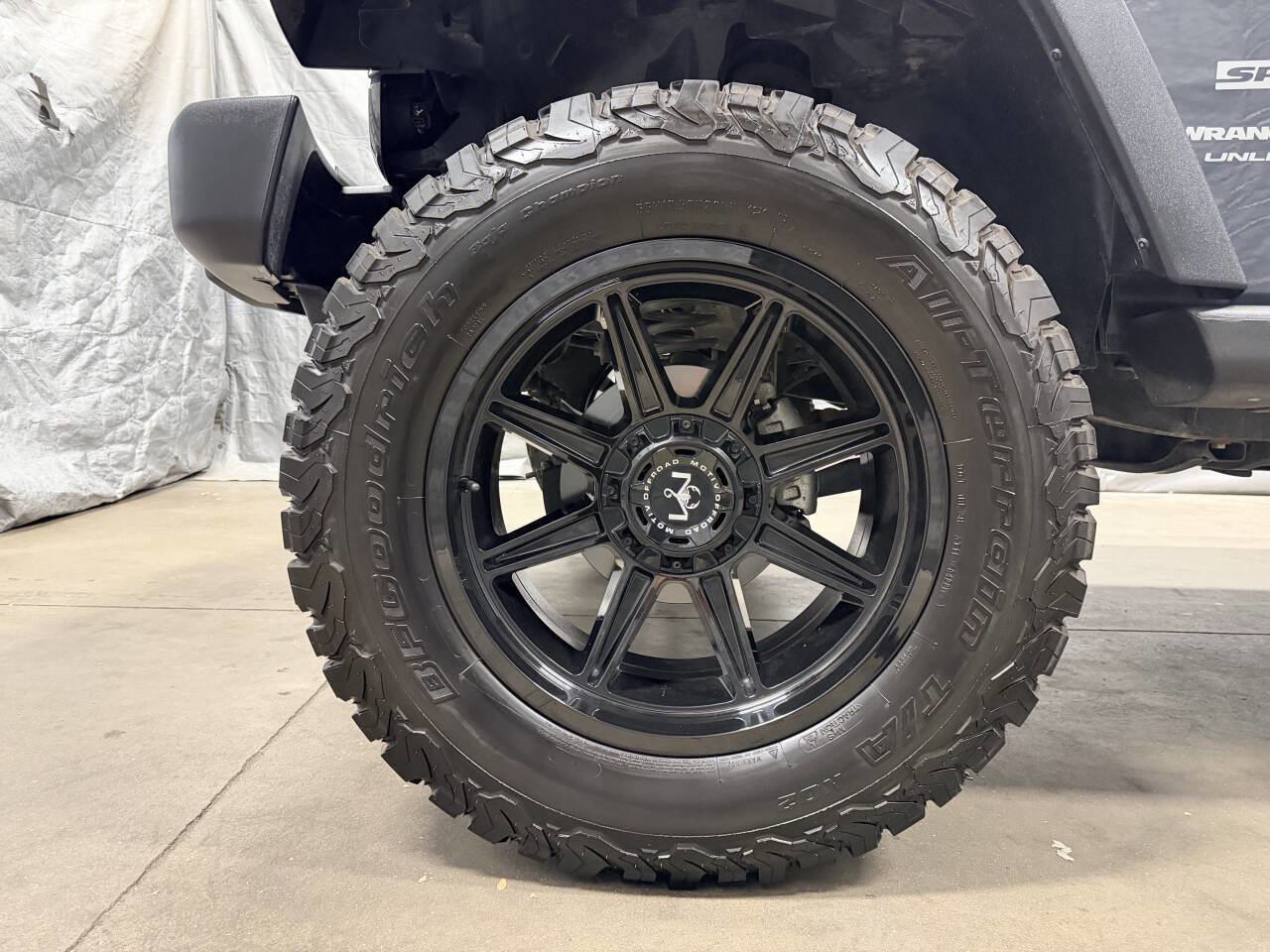 Used 2018 Jeep Wrangler Unlimited Sport w/ Connectivity Group image 4