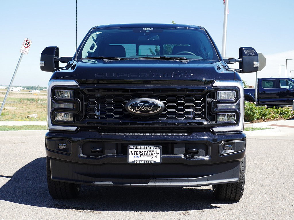 New 2026 Ford F350 Lariat w/ Black Appearance Package AWD/4WD image 8