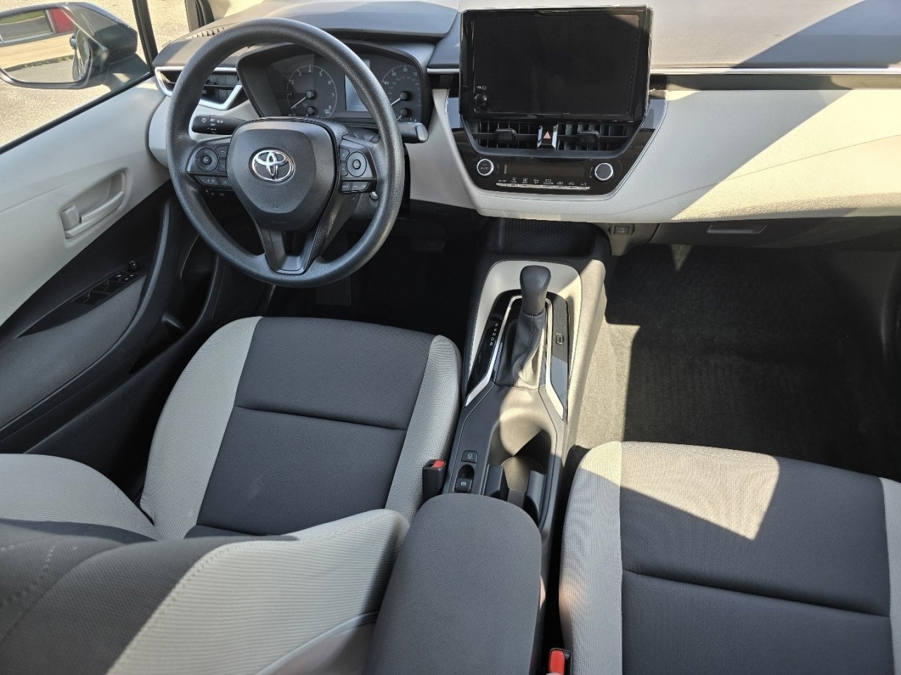 Used 2024 Toyota Corolla LE FWD image 18