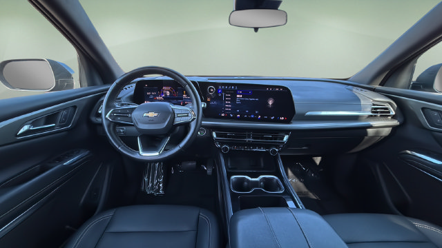 Used 2025 Chevrolet Traverse LT AWD/4WD image 16