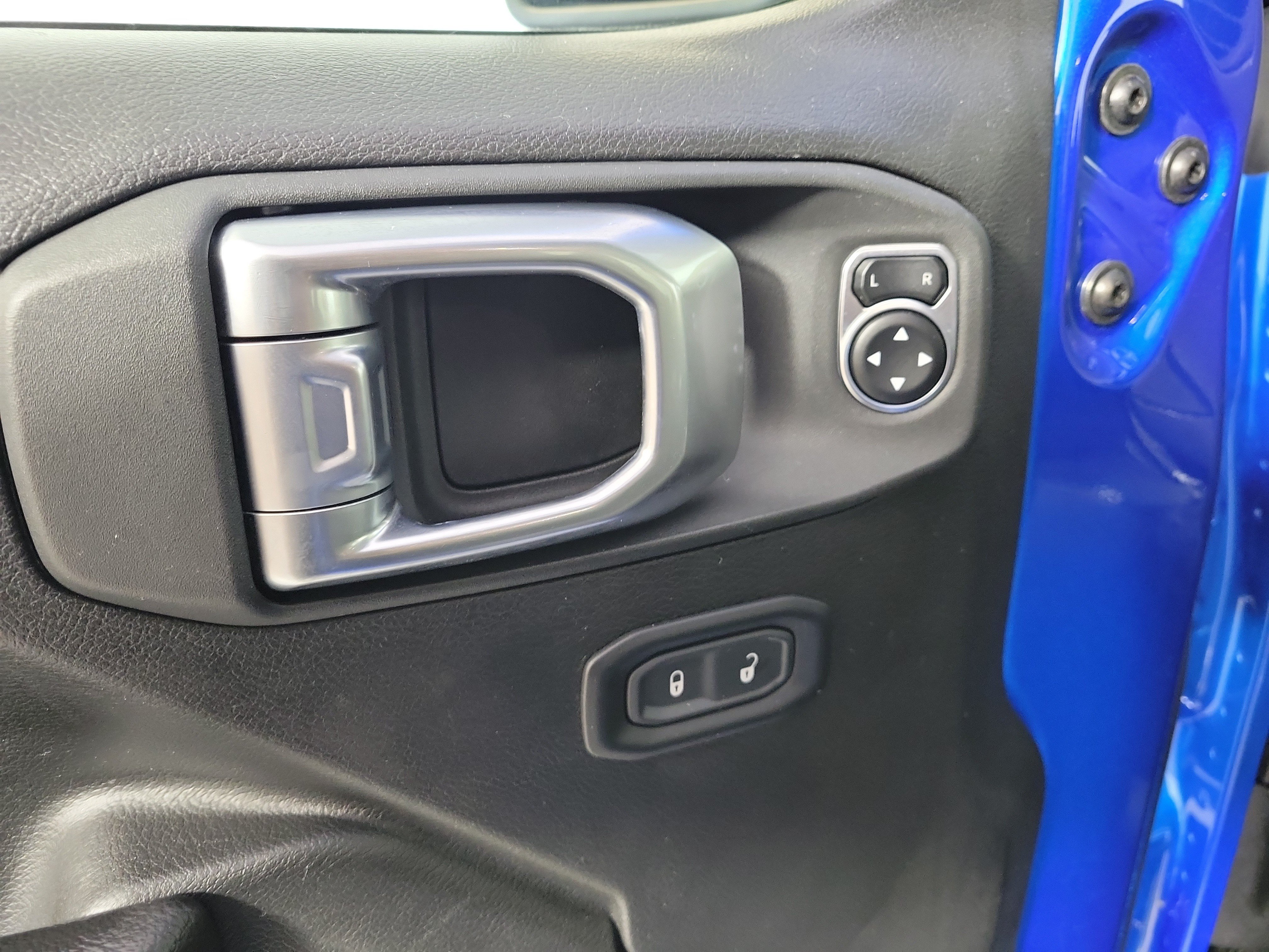 Used 2024 Jeep Gladiator Overland AWD/4WD image 16