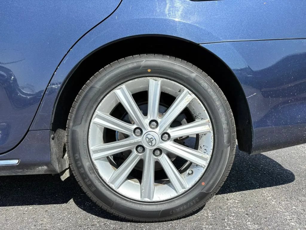 Used 2014 Toyota Camry XLE w/ Leather Package FWD image 23
