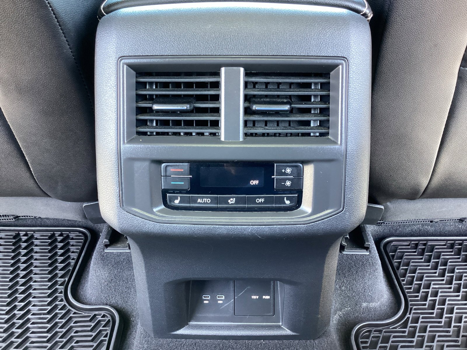 Used 2023 Volkswagen Atlas SEL Premium image 31