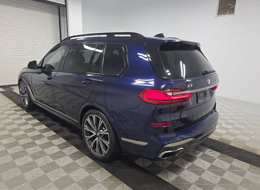 Used 2021 BMW X7 M50i w/ Dynamic Handling Package AWD/4WD image 4