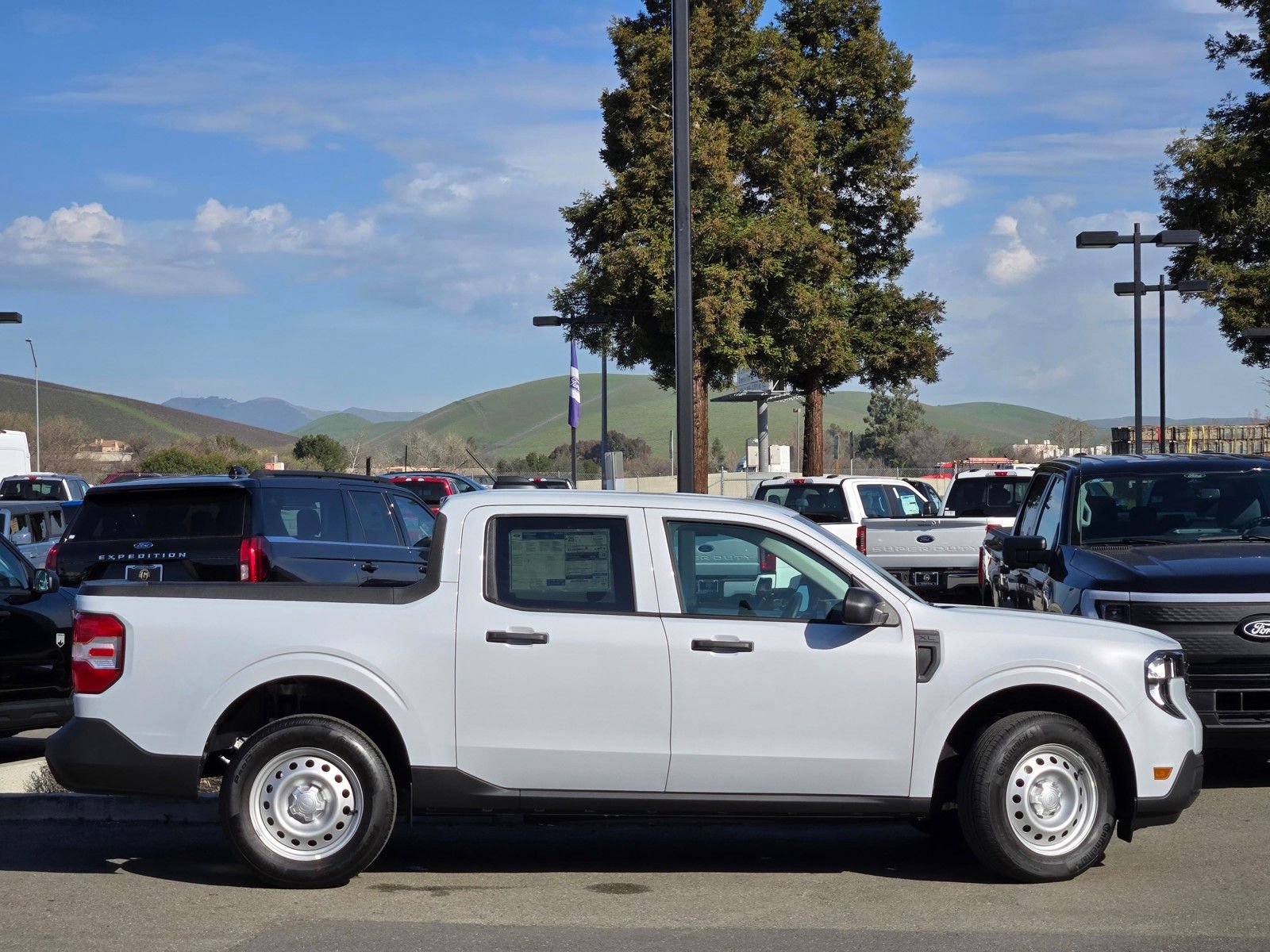 Used 2026 Ford Maverick XL AWD/4WD image 3