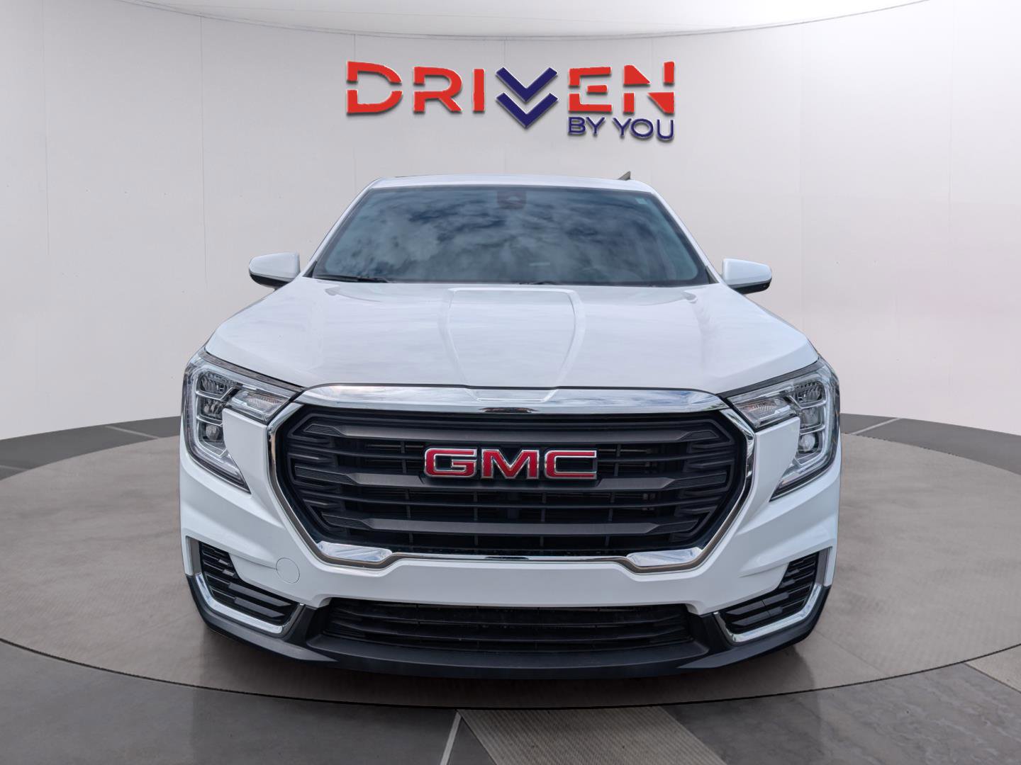 Used 2024 GMC Terrain SLE FWD image 8