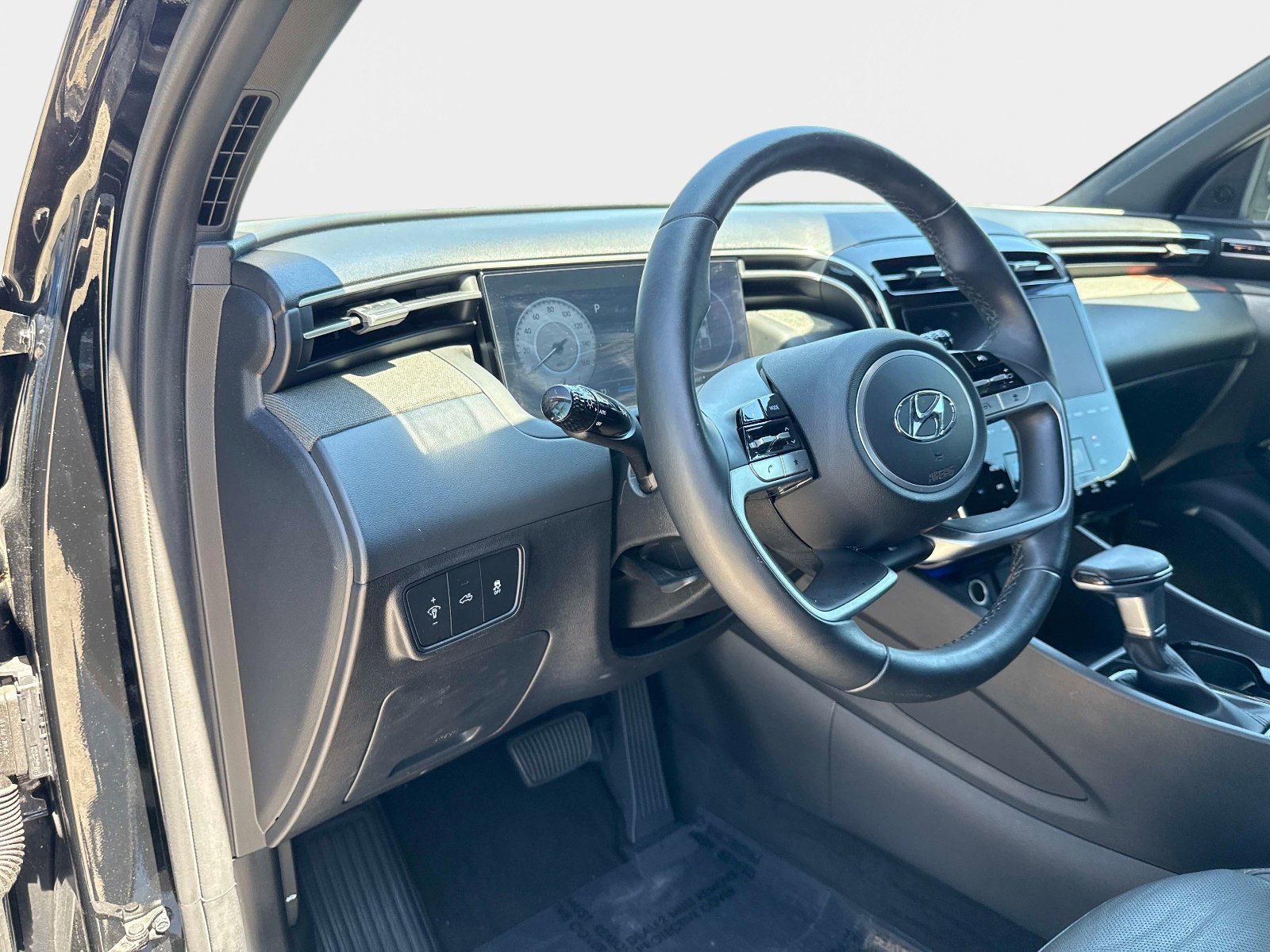 Used 2023 Hyundai Santa Cruz Limited w/ Cargo Package image 17