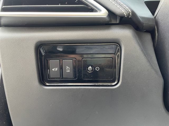 Used 2019 Jaguar F-PACE R-Sport image 16