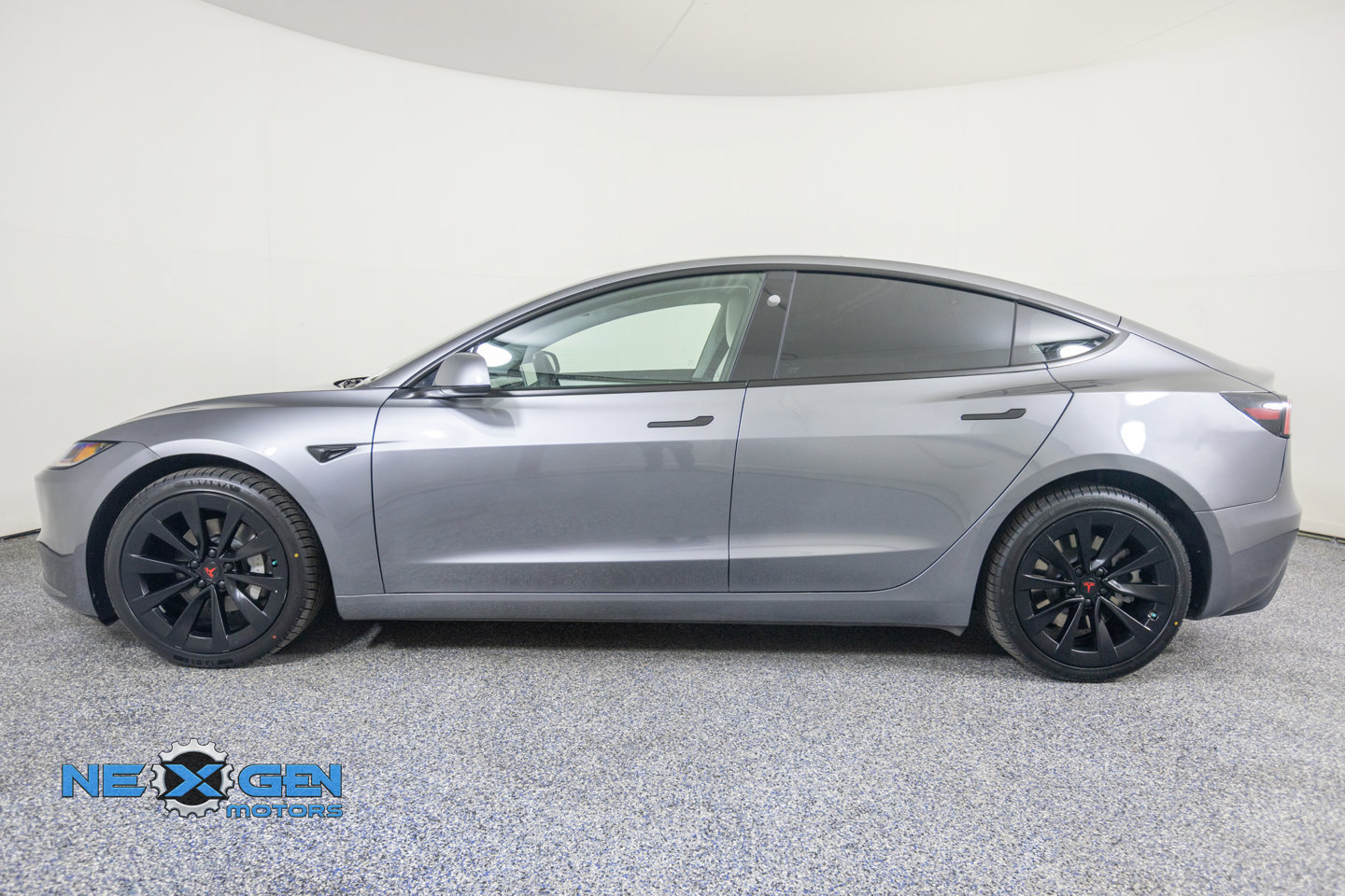 Used 2025 Tesla Model 3 Long Range AWD/4WD image 5