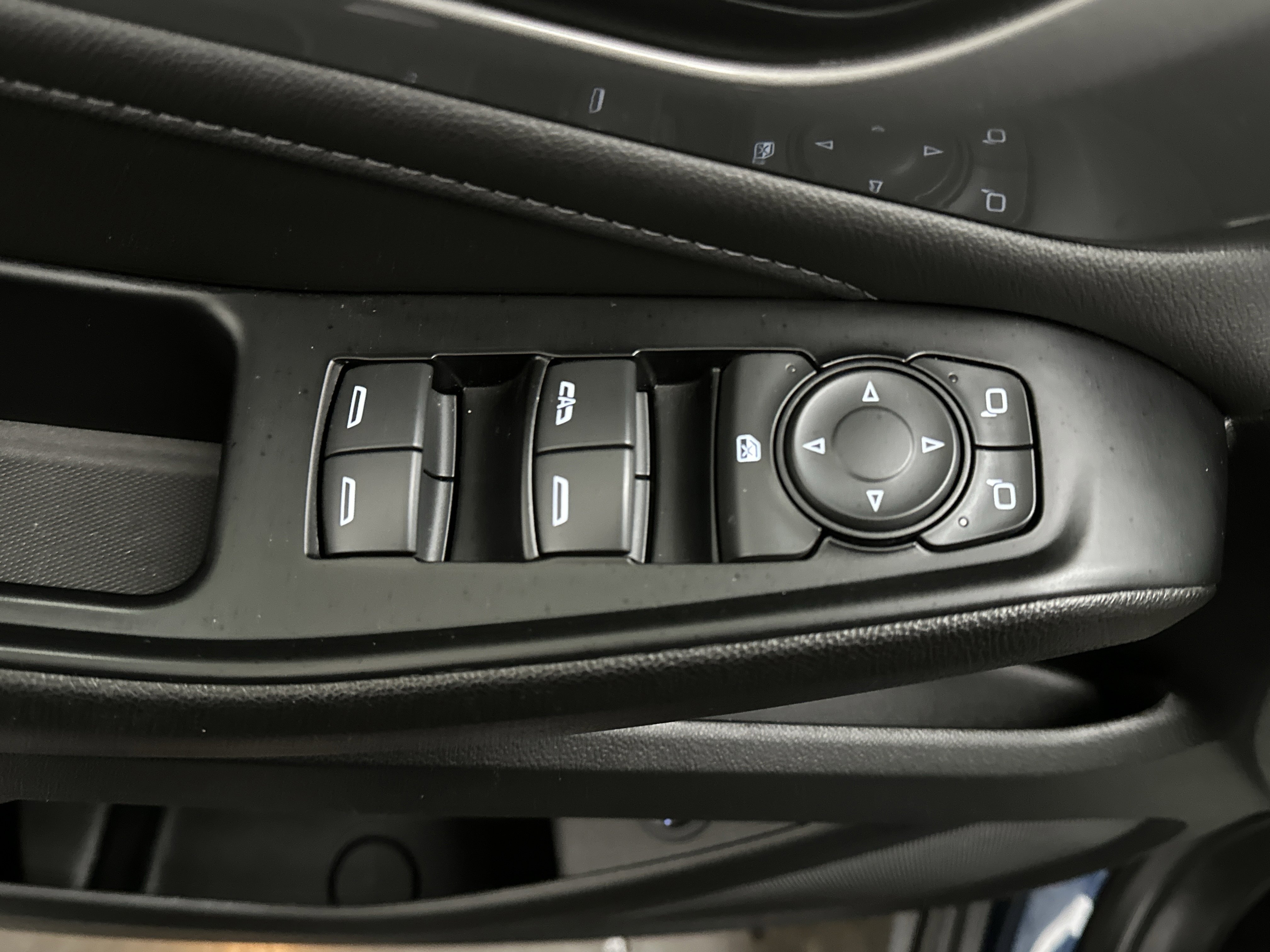 Used 2022 Chevrolet Traverse LT image 22