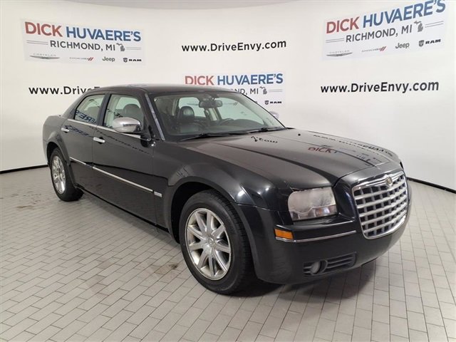 Used 2010 Chrysler 300 Touring image 3