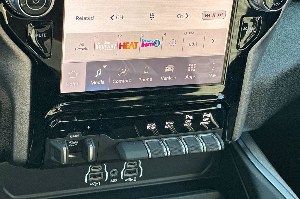 New 2026 RAM 2500 Big Horn AWD/4WD image 18