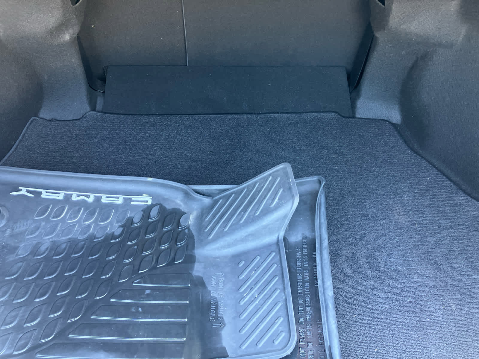 Used 2020 Toyota Camry SE w/ Carpet Mat Package FWD image 12
